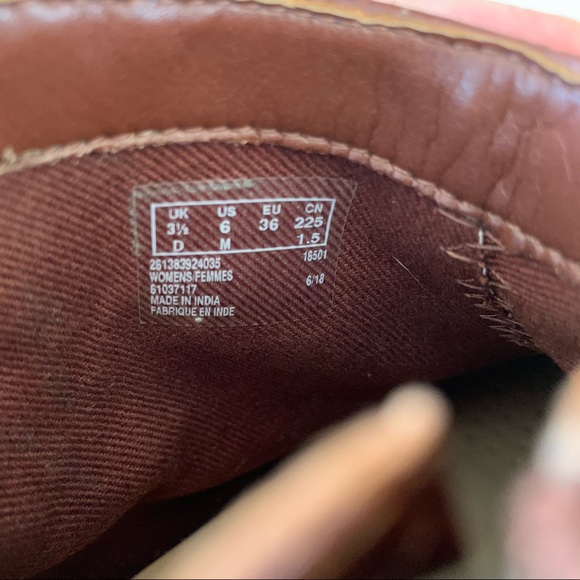 Clarks Brown Leather Ankle Booties with Western Flair - Picture 8 of 8